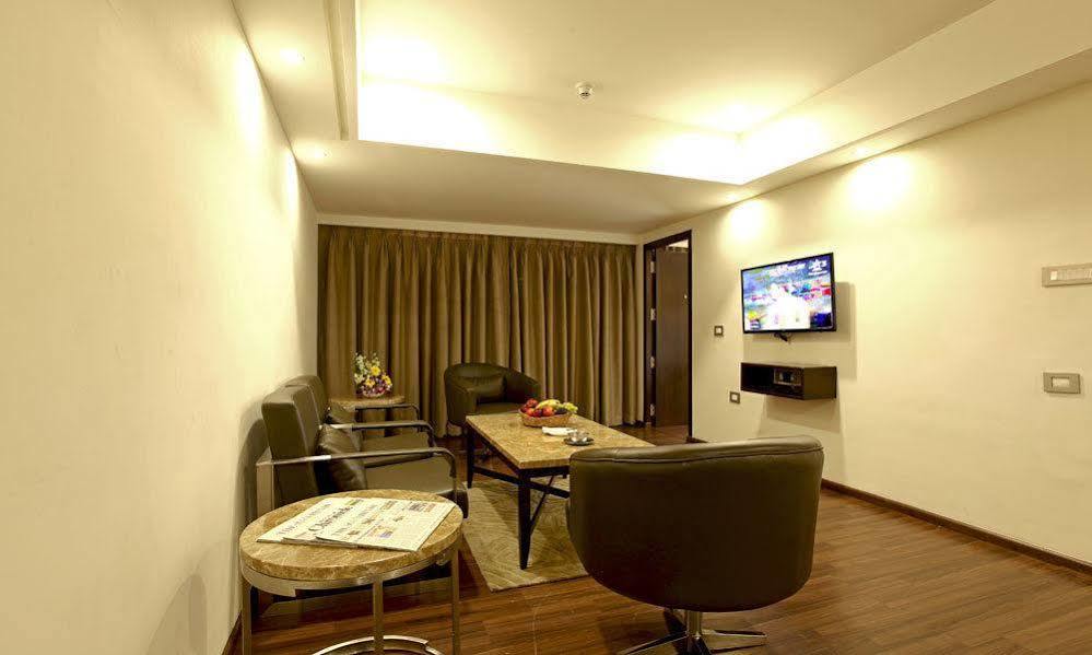Goutham Grand Hotel - Tenali Vijayawada Ngoại thất bức ảnh