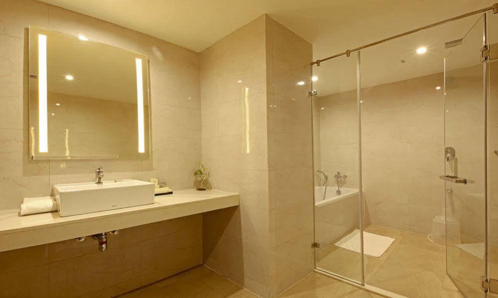 Goutham Grand Hotel - Tenali Vijayawada Ngoại thất bức ảnh